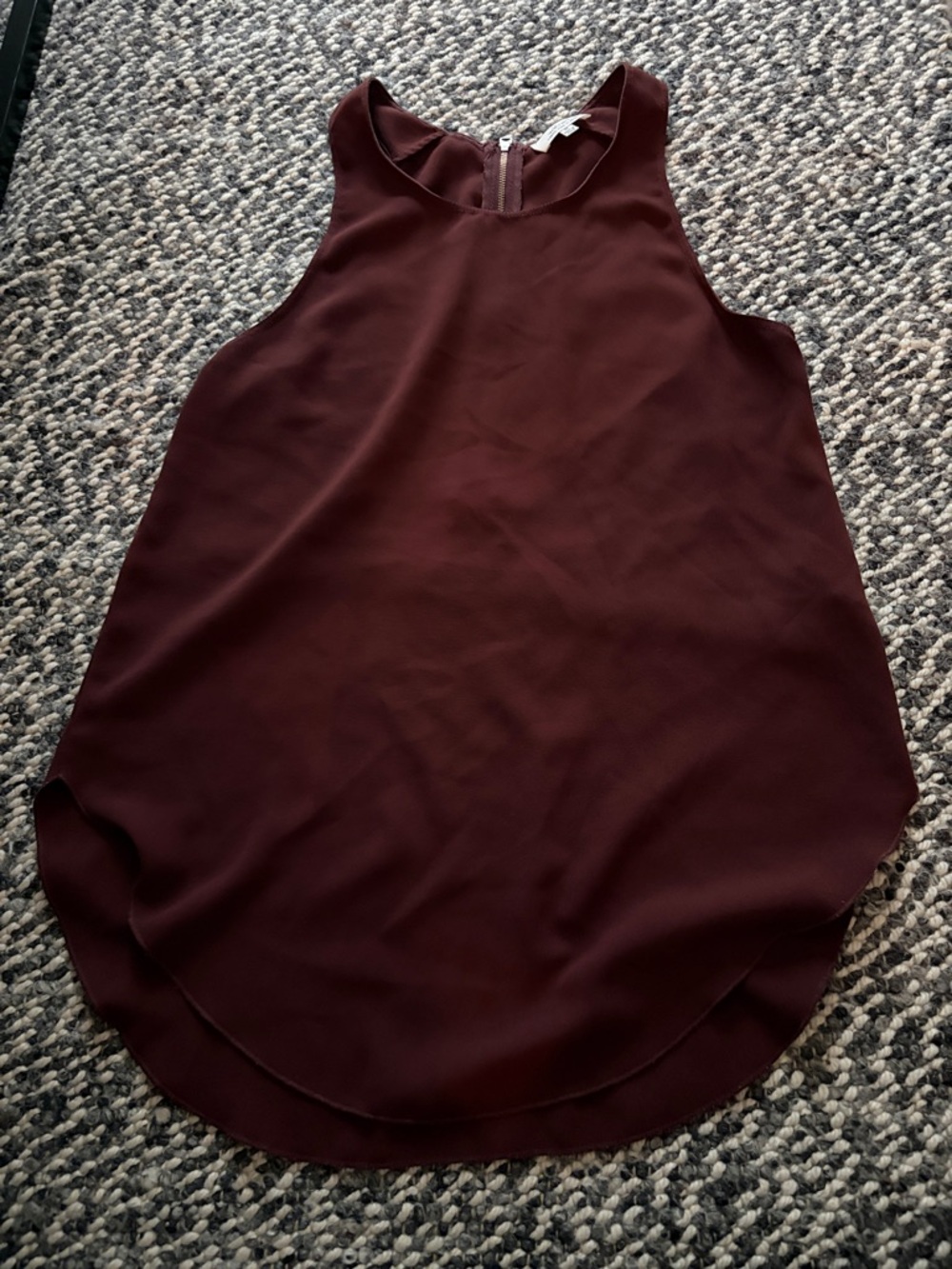 Wilfred Sleeveless Burgundy Pullover Blouse